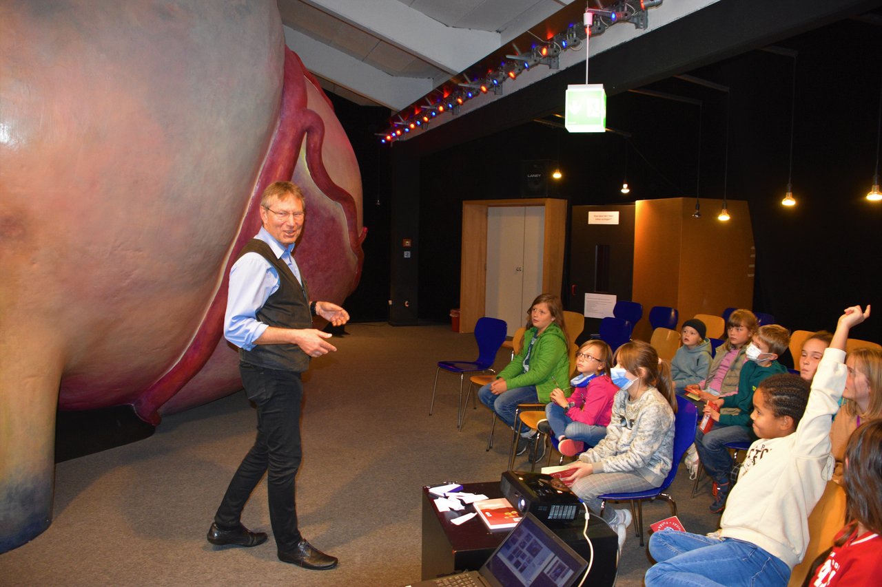 Palliativmediziner Dr. Thomas Sitte in der Kinder-Akademie: 